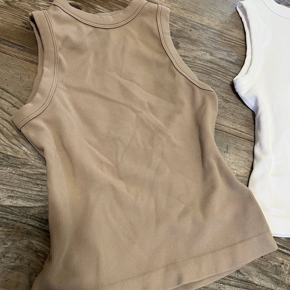 Crop top bundle (2) - Picture 4 of 4